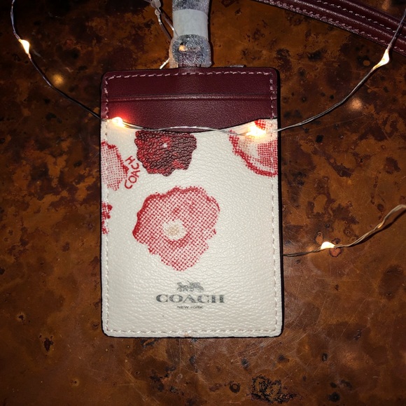 🆕🎁 SALE 🎉COACH CHALK/RED FLORAL ID LANYARD - Picture 4 of 6